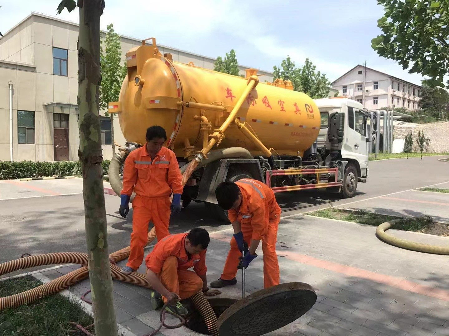 历城化粪池清理与5-8吨吸粪车施工效率分析